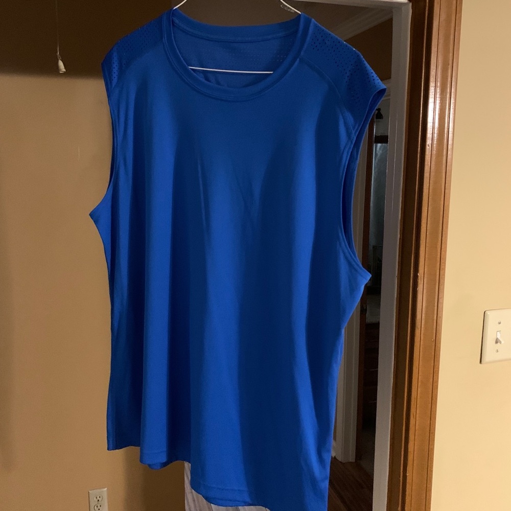 Xersion athletic shirt